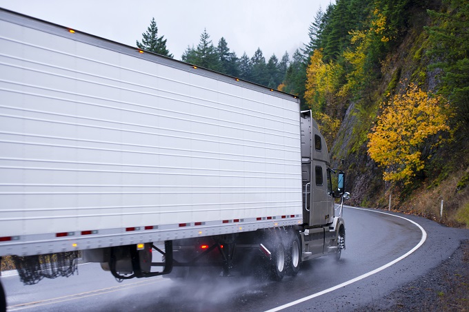 what-are-the-common-dangers-truckers-face-on-the-road